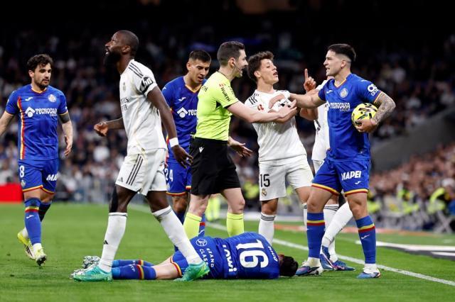 开云体育官方app-皇马输球又输人，伯纳乌喊弗洛伦蒂诺辞职