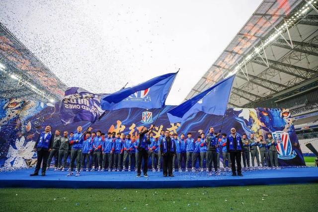 负重前行 绽放申城，上海申花足球俱乐部出征新赛季