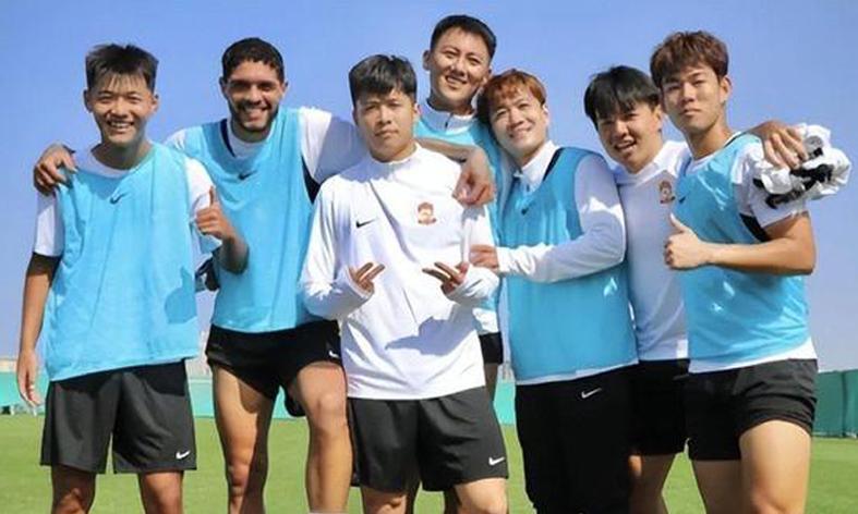 开云体育官网登录-海港三刘仅剩一个刘主任！1米86前锋驰援石家庄，首轮古9蓄力反戈